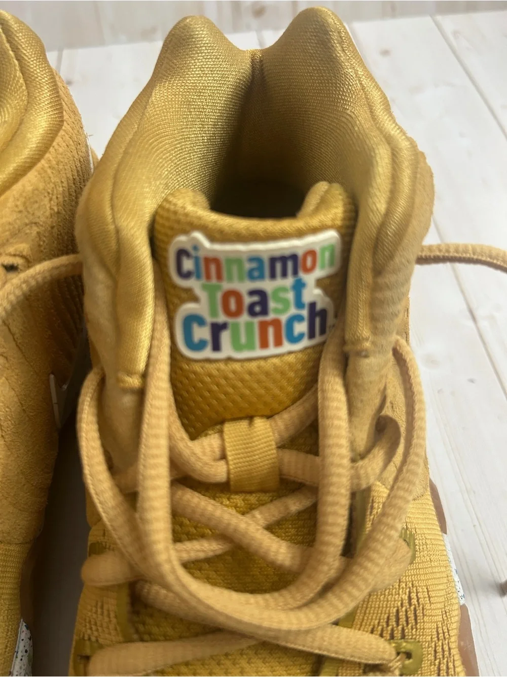 Nike Kyrie 4 CTC Kids size 5.5 Youth Gold Sneakers Cinnamon Toast Crunch EUC